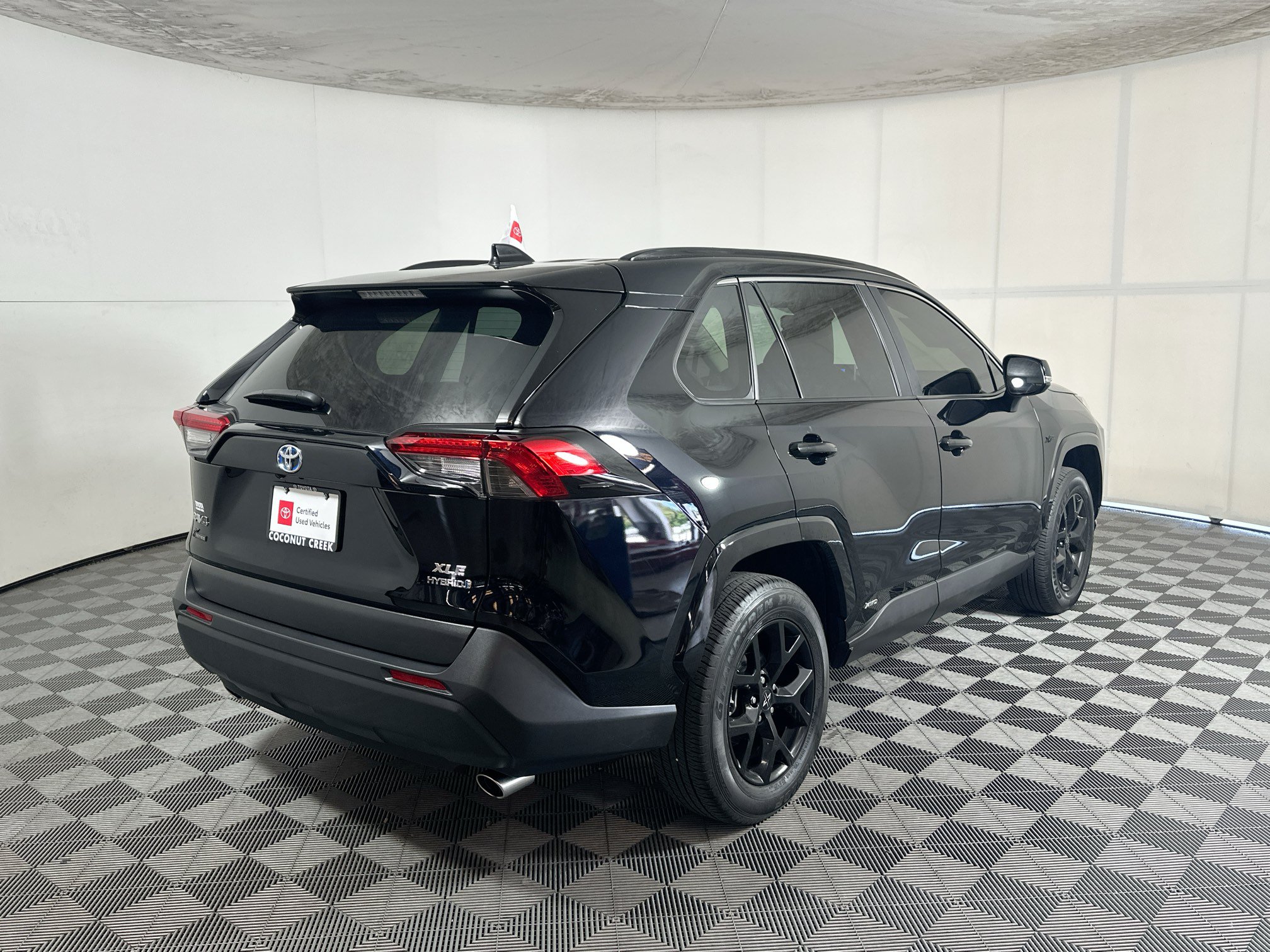 Certified 2024 Toyota RAV4 XLE w/ Convenience Package AWD/4WD image 3