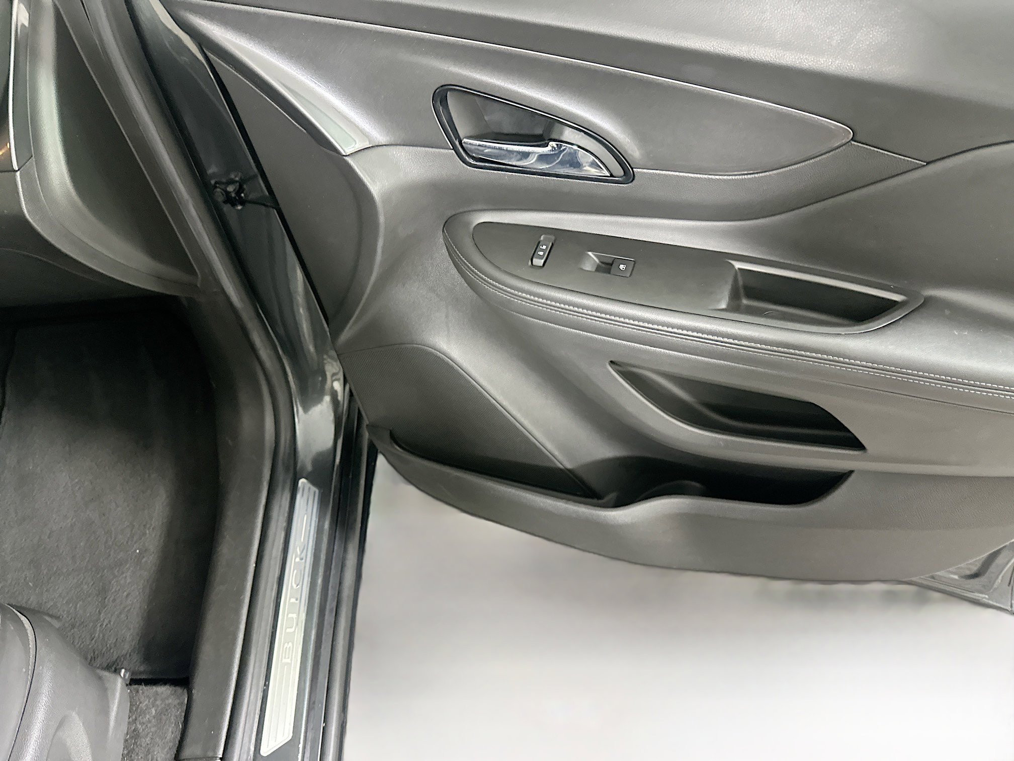Used 2018 Buick Encore Preferred FWD image 29