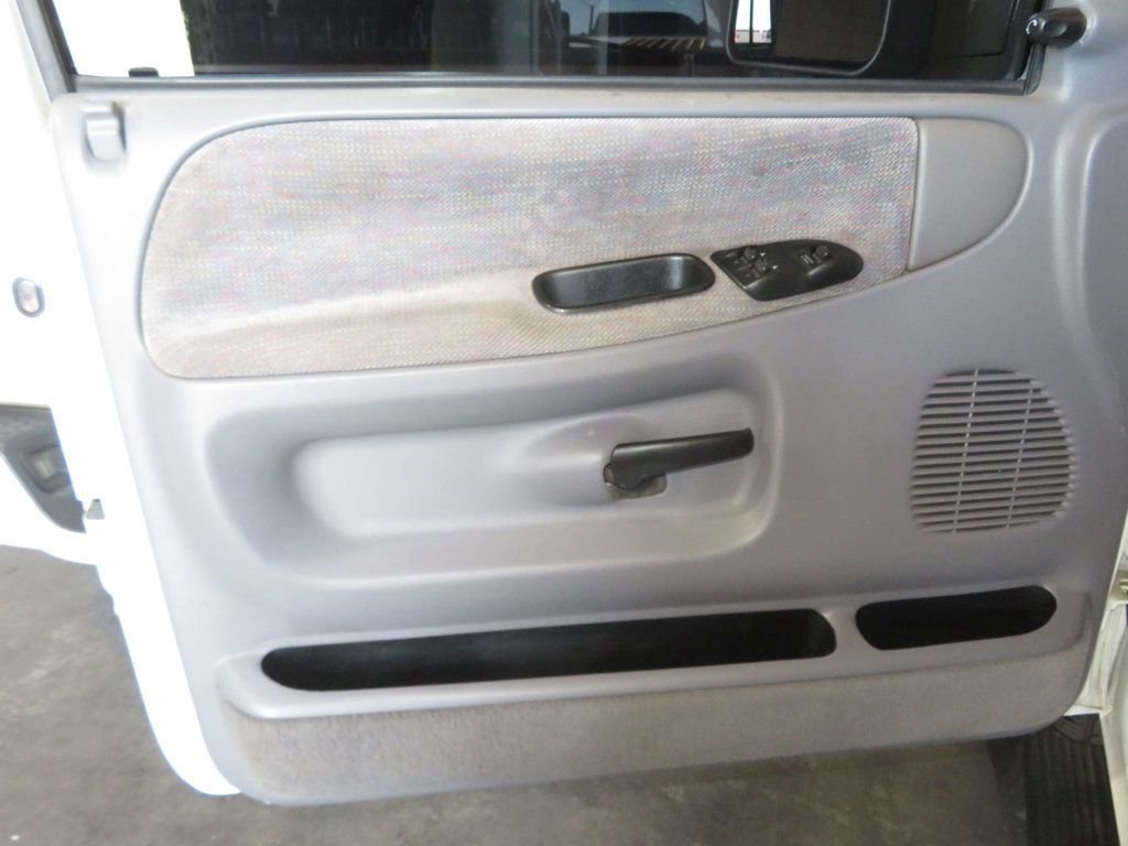 Used 1997 Dodge Ram 2500 Truck 2WD Club Cab image 16