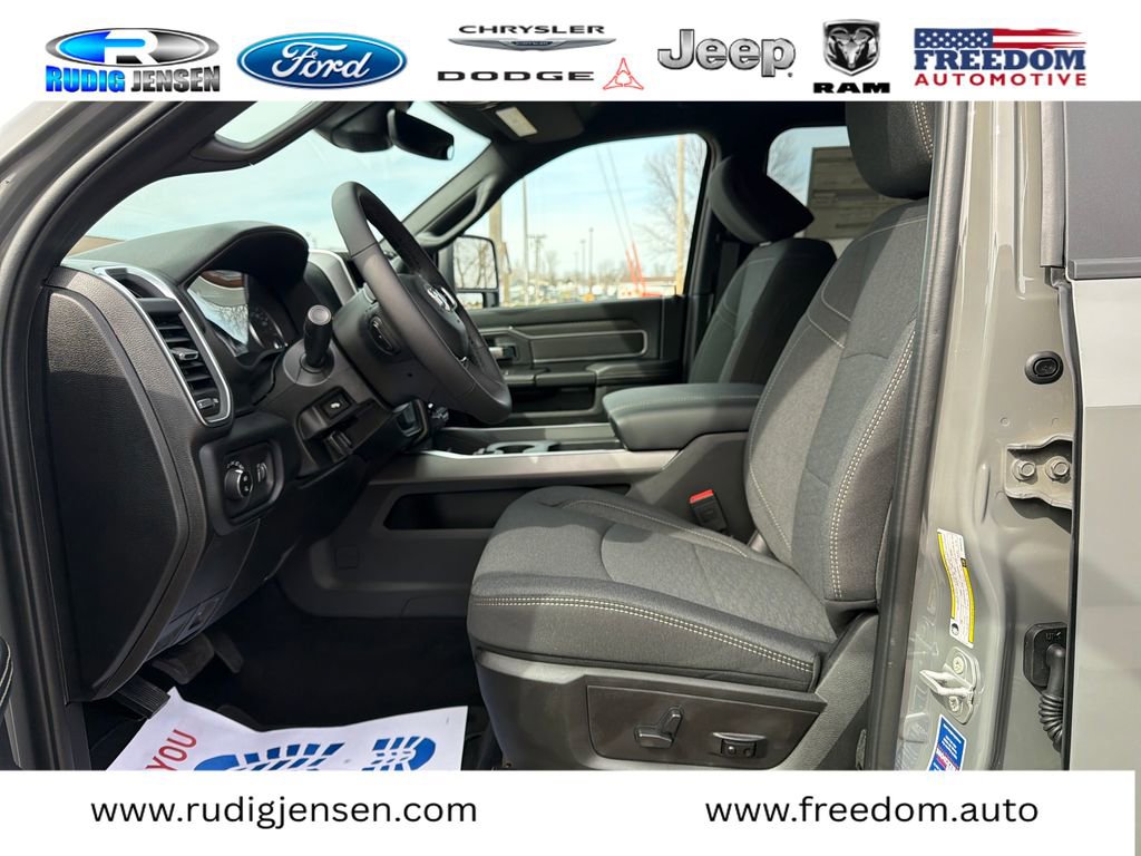 New 2026 RAM 2500 Big Horn AWD/4WD image 9