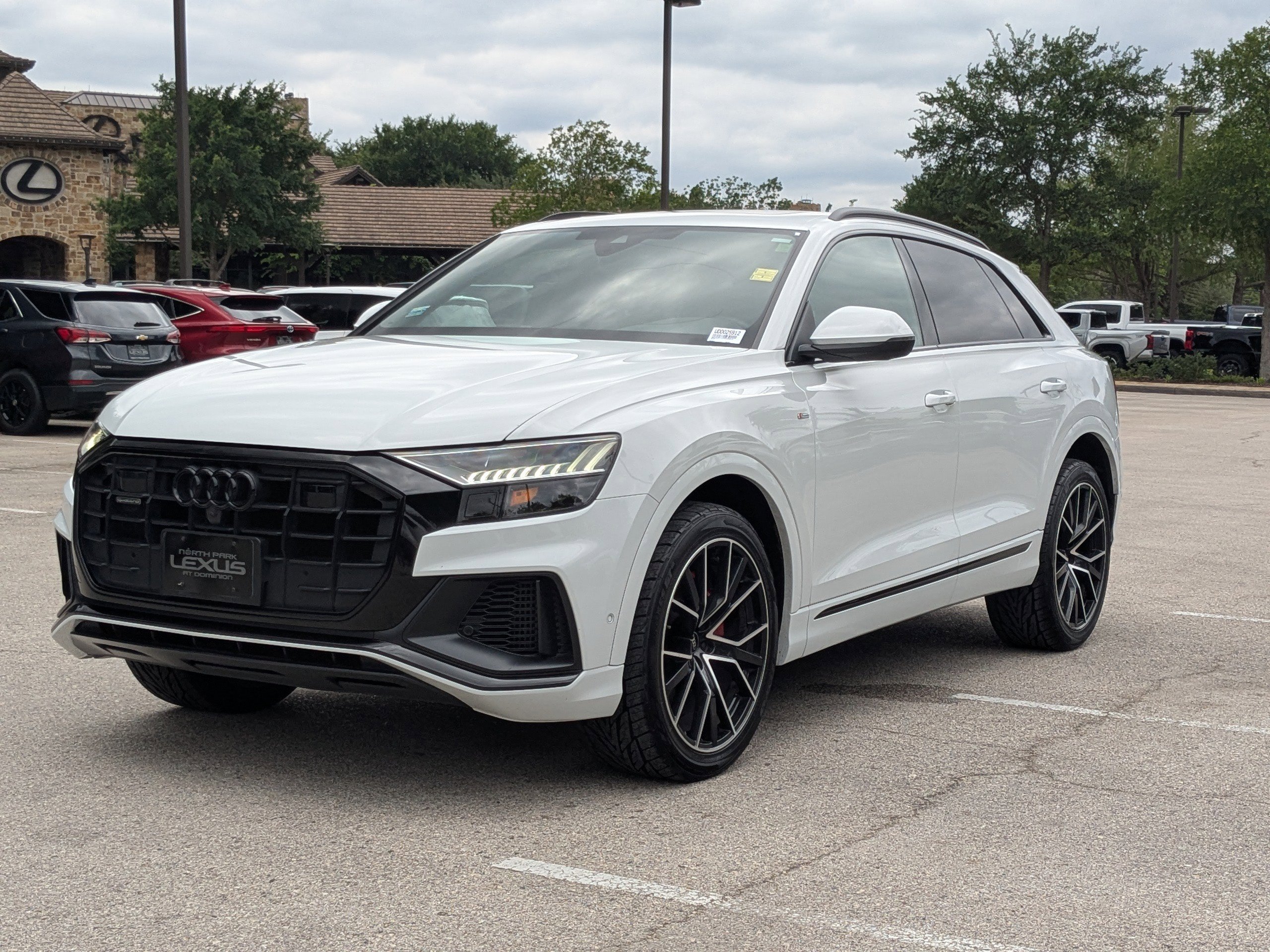 Used 2023 Audi Q8 Premium Plus w/ Premium Plus Package AWD/4WD image 4