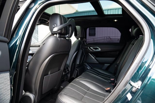 Used 2021 Land Rover Range Rover Velar R-Dynamic S image 42