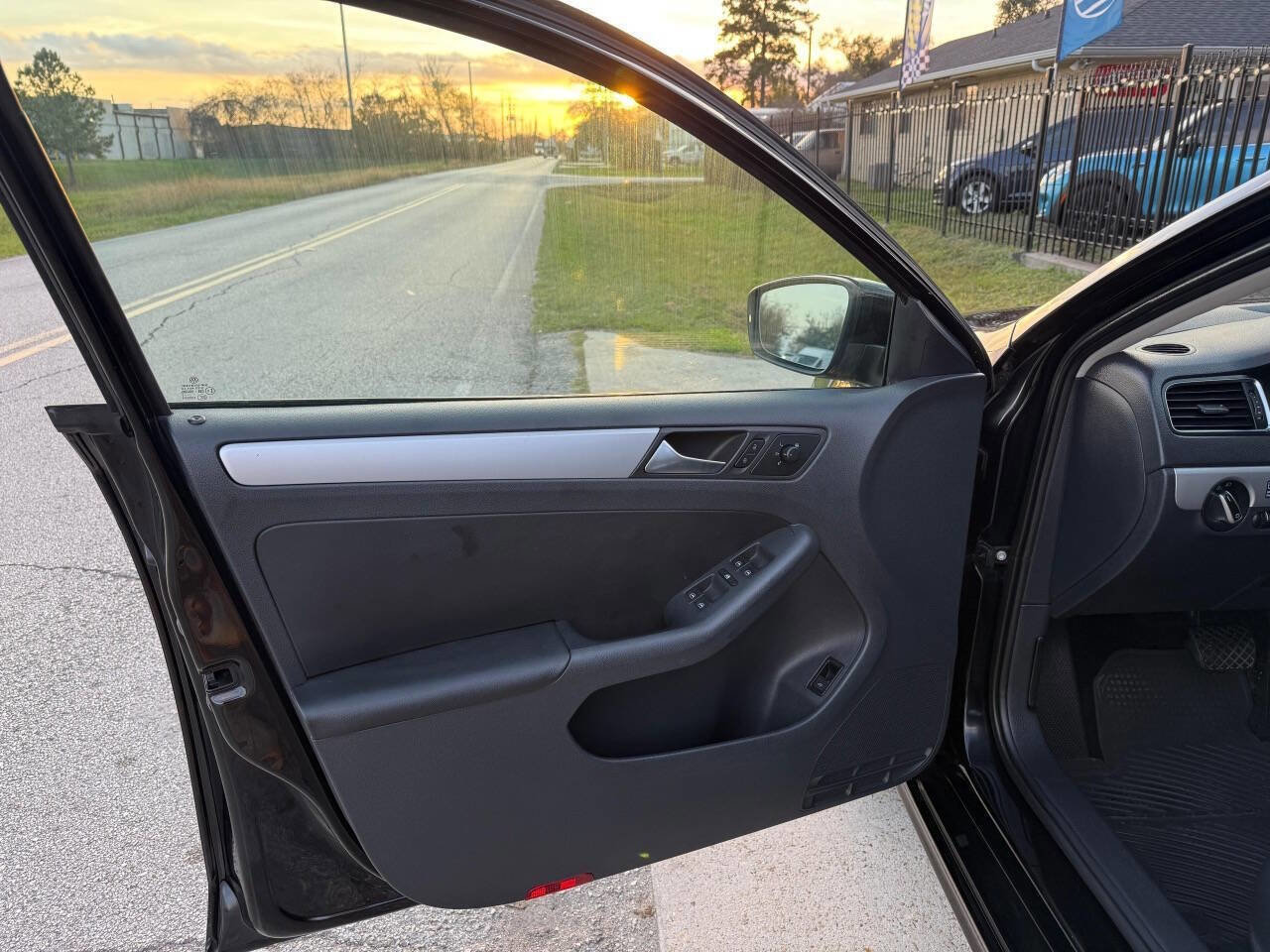 Used 2012 Volkswagen Jetta TDI image 13