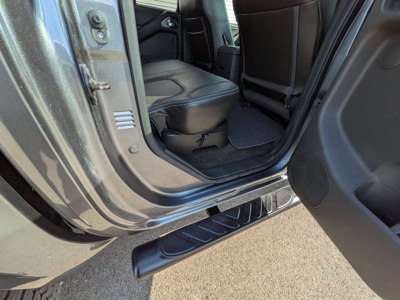 Used 2016 Nissan Frontier PRO-4X AWD/4WD image 27