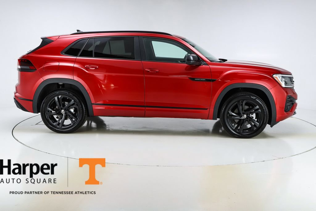 Used 2025 Volkswagen Atlas Cross Sport SEL R-Line image 10
