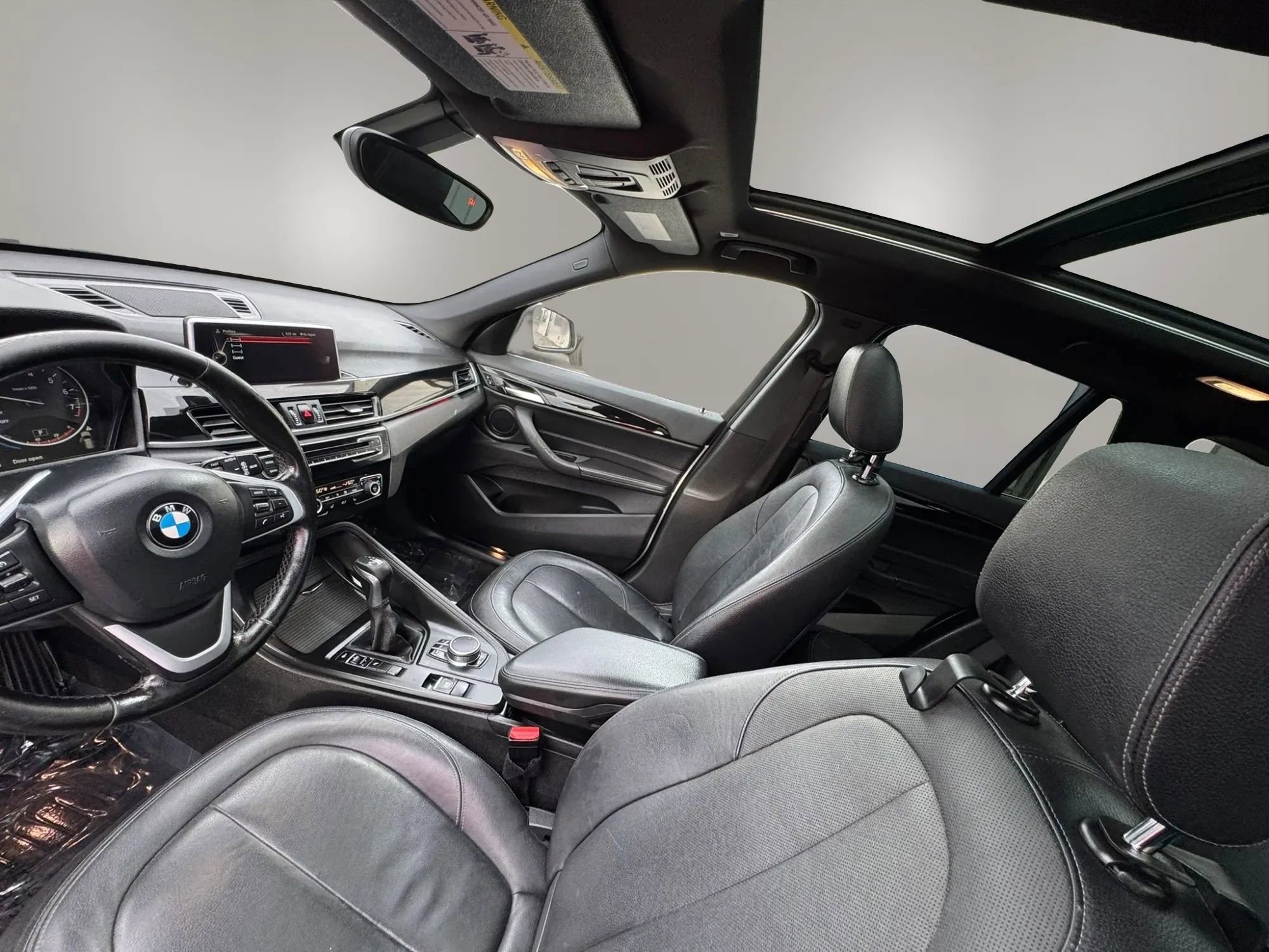 Used 2017 BMW X1 sDrive28i w/ Premium Package FWD image 11
