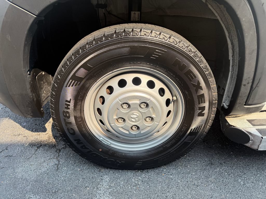 Used 2025 RAM ProMaster 2500 w/ U-Haul Equipment Group FWD image 36
