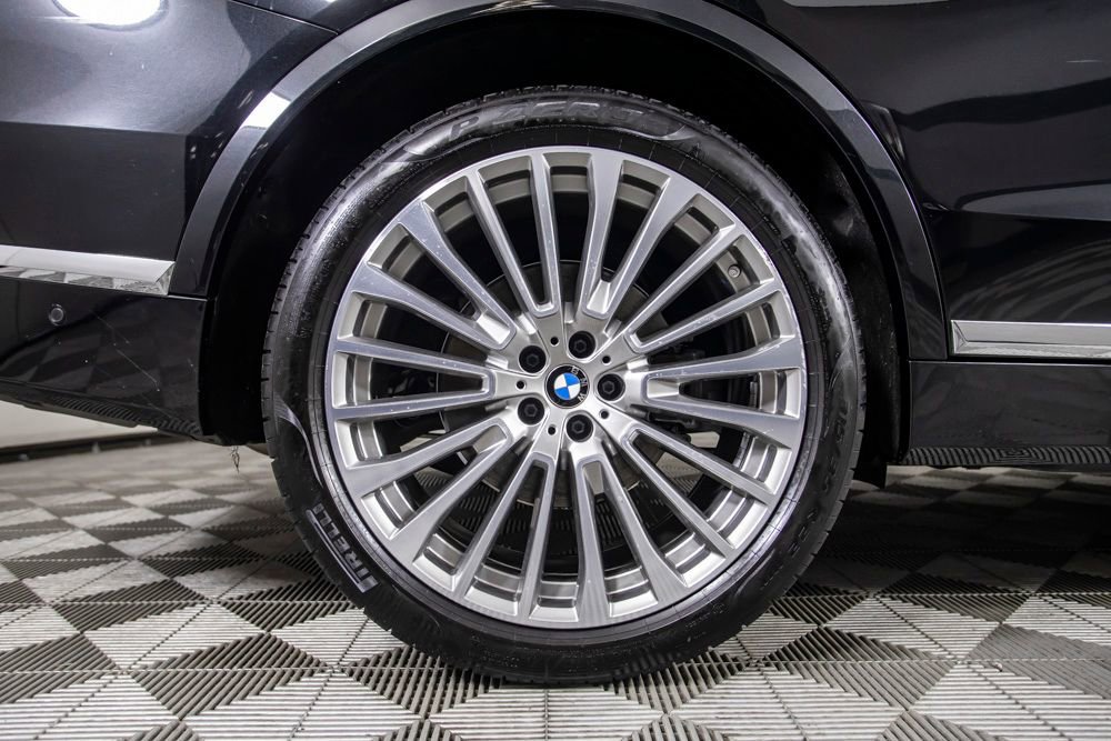 Used 2024 BMW X7 xDrive40i w/ Parking Assistance Package image 44