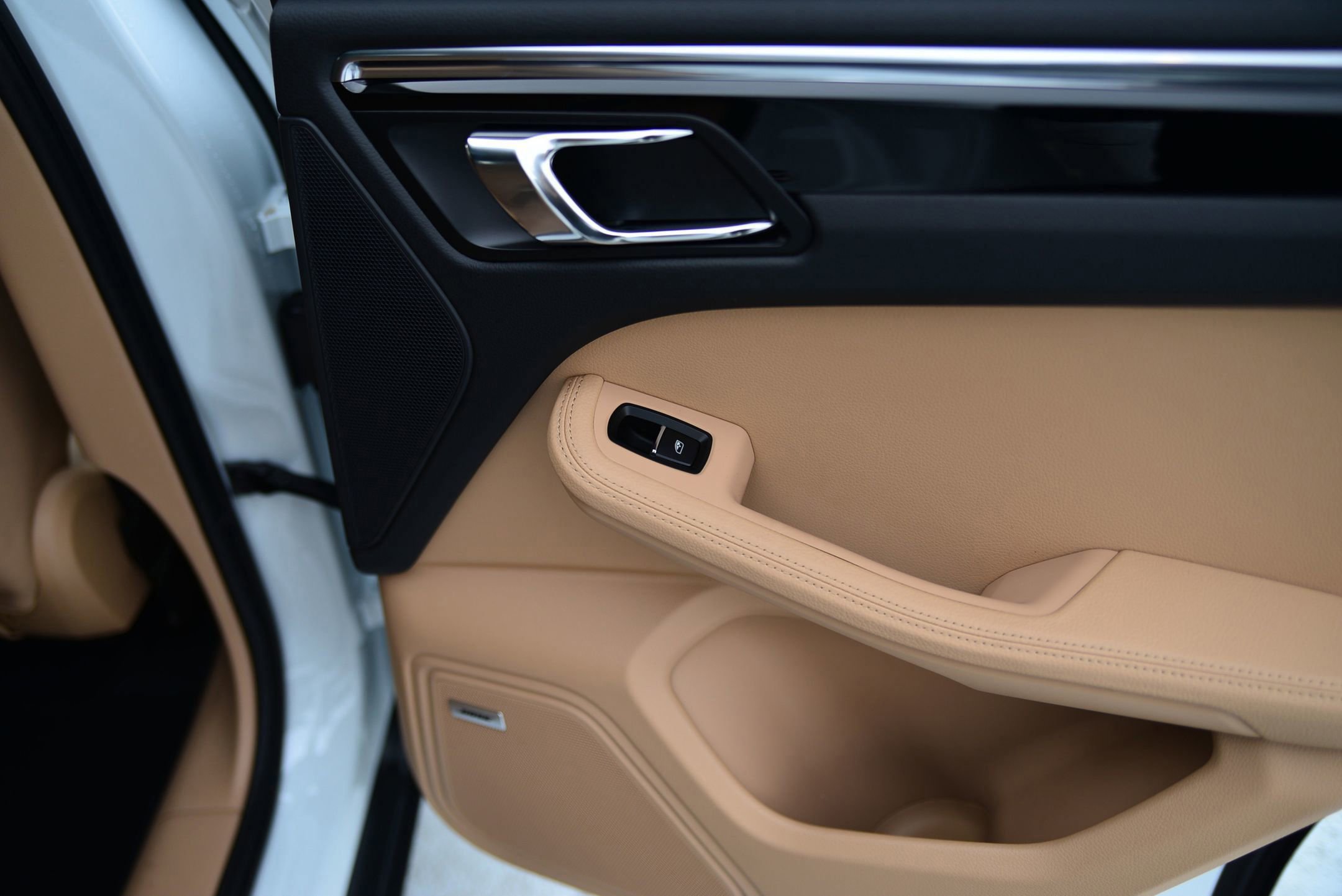 Used 2025 Porsche Macan image 19