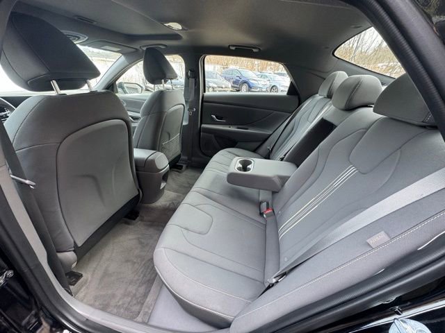 Used 2024 Hyundai Elantra SEL w/ Convenience Package FWD image 16
