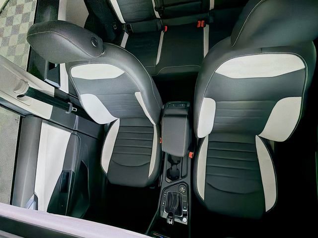 Used 2025 Volkswagen Taos SEL image 14