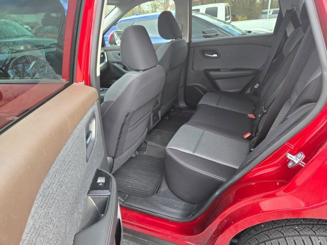 Used 2022 Nissan Rogue SV image 18