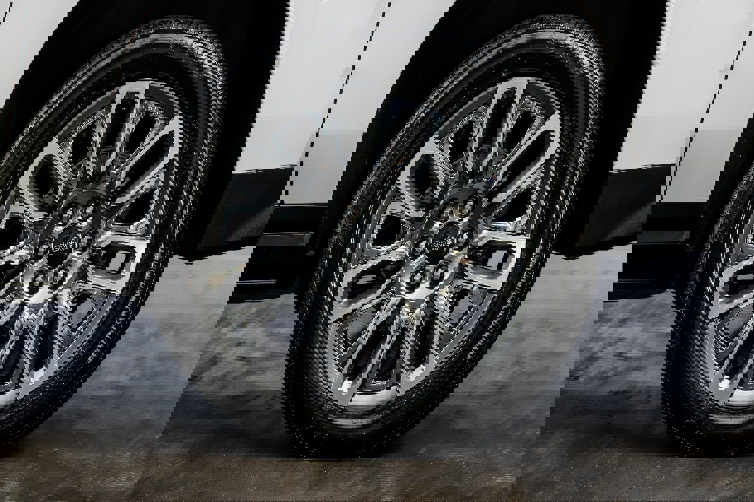 Used 2023 GMC Yukon XL Denali Ultimate image 16