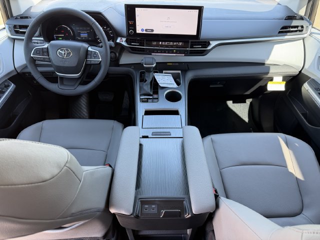 New 2026 Toyota Sienna XLE FWD image 10
