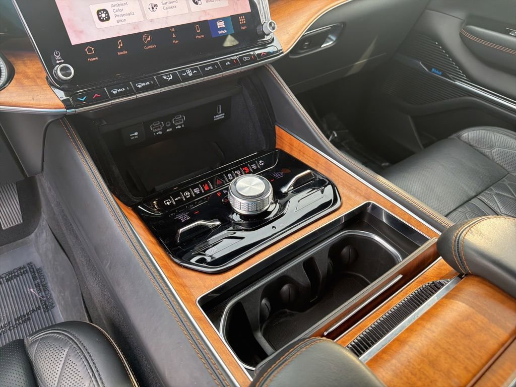 Used 2024 Jeep Grand Wagoneer L Series III image 16