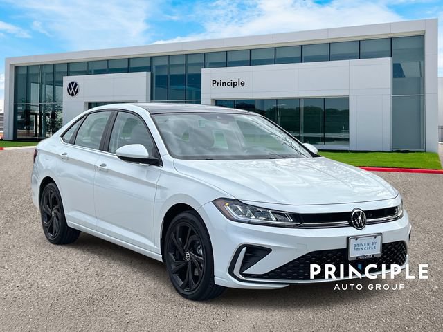 Used 2026 Volkswagen Jetta SE FWD image 3