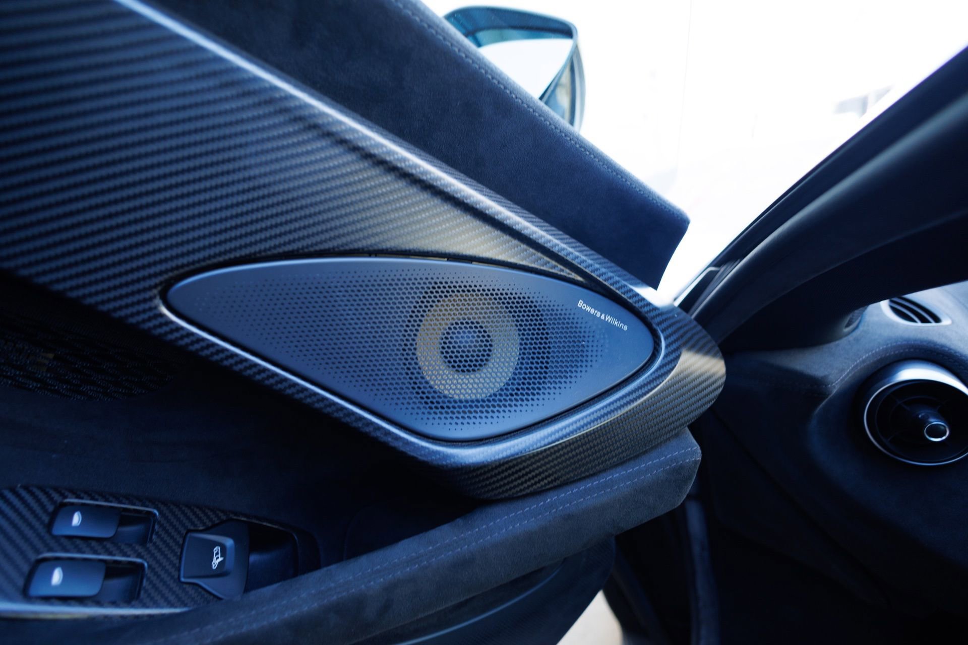 Used 2019 McLaren 600LT image 37