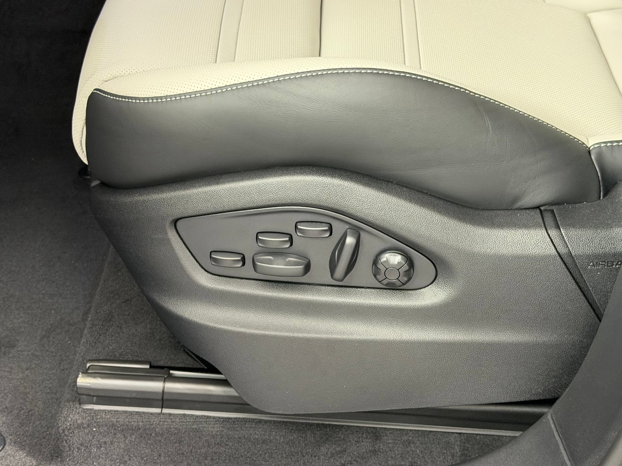 New 2026 Porsche Cayenne GTS AWD/4WD image 15