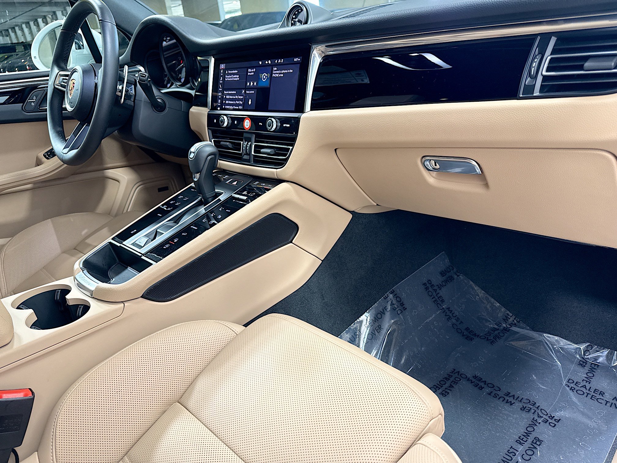 Certified 2026 Porsche Macan AWD/4WD image 15