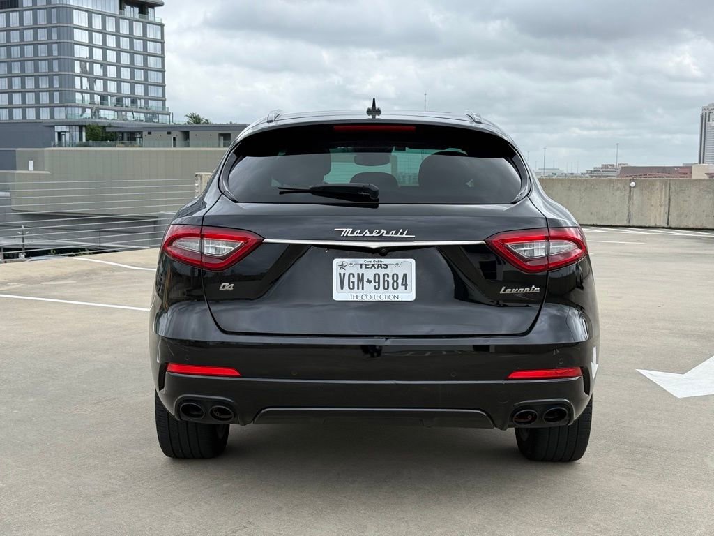 Used 2020 Maserati Levante AWD/4WD image 4