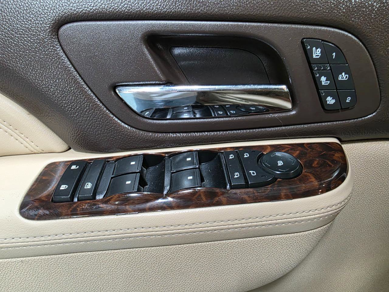 Used 2013 GMC Yukon Denali AWD/4WD image 18