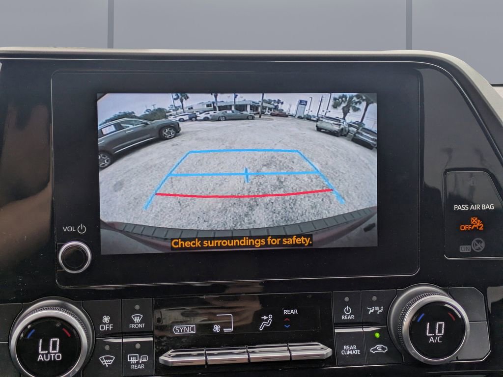 Used 2023 Toyota Highlander LE image 23