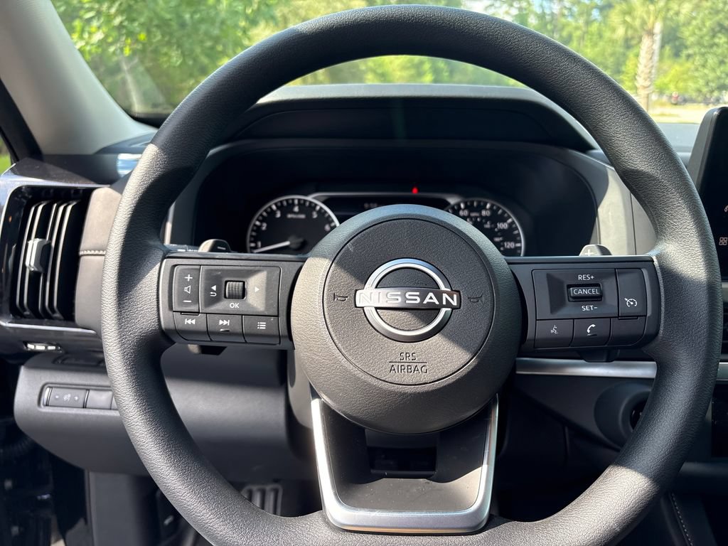 Used 2026 Nissan Pathfinder S FWD image 12