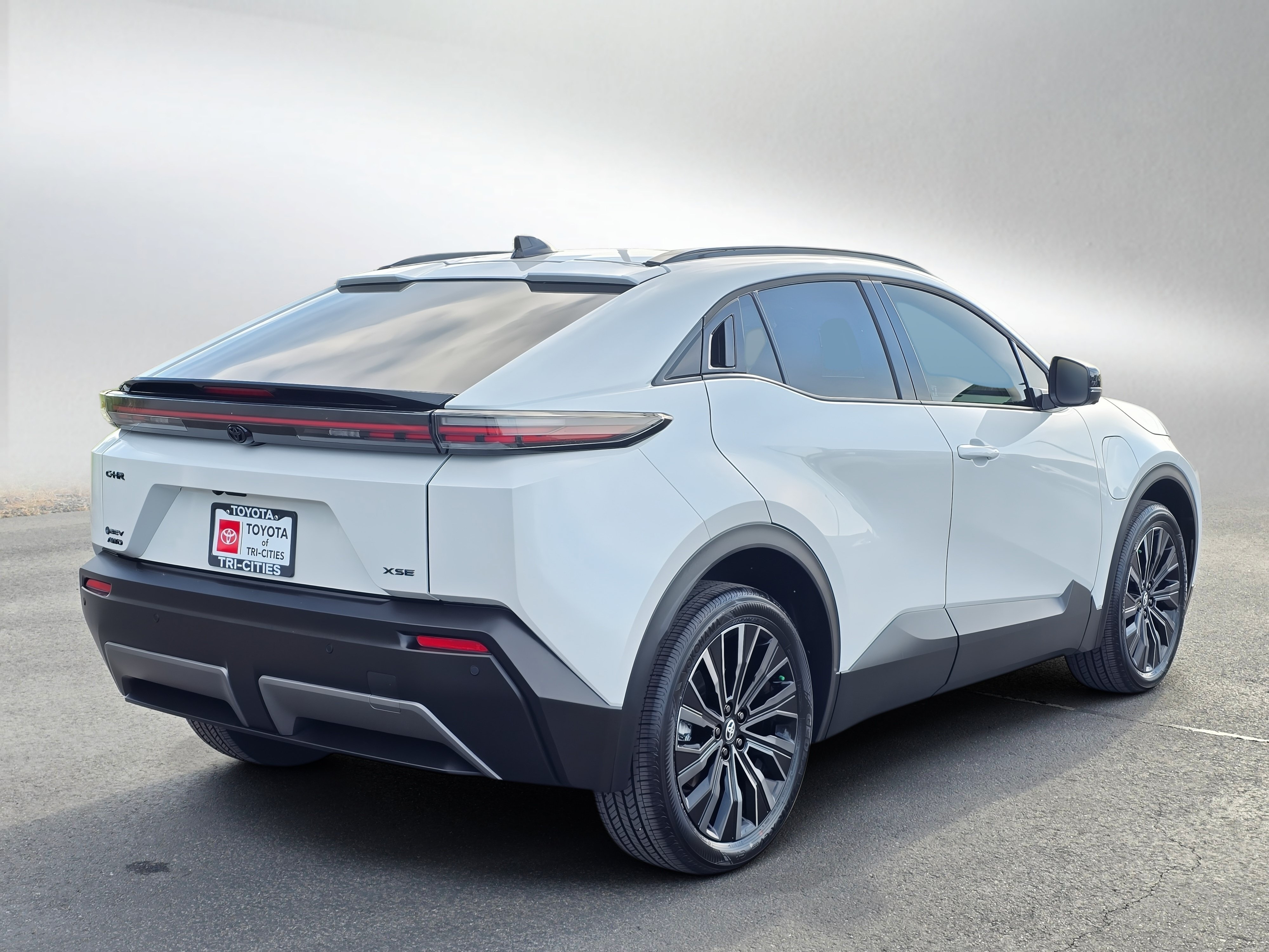 Certified 2026 Toyota C-HR AWD/4WD image 5