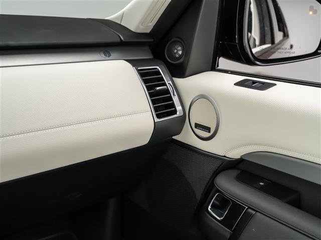 New 2026 Land Rover Discovery Limited Edition AWD/4WD image 30