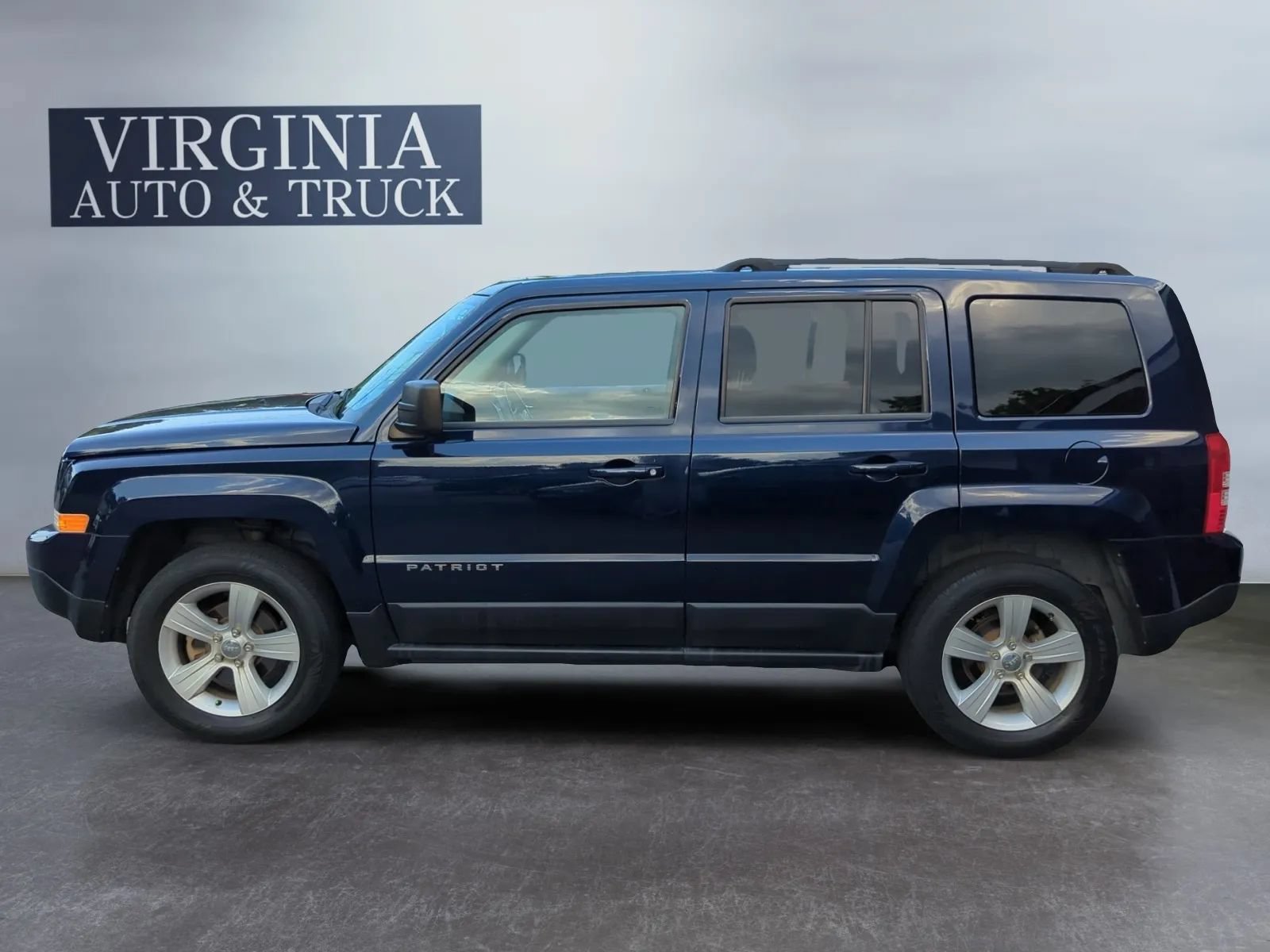 Used 2016 Jeep Patriot Sport w/ Power Value Group AWD/4WD image 2