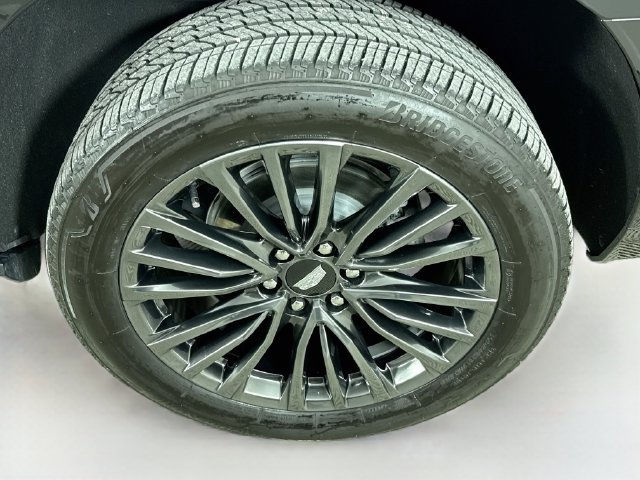 Used 2025 Cadillac Escalade ESV Sport Platinum AWD/4WD image 35