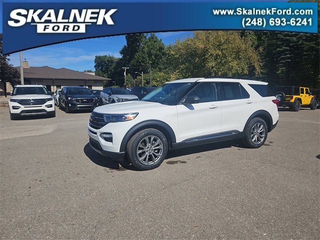 Certified 2022 Ford Explorer XLT w/ Equipment Group 202A