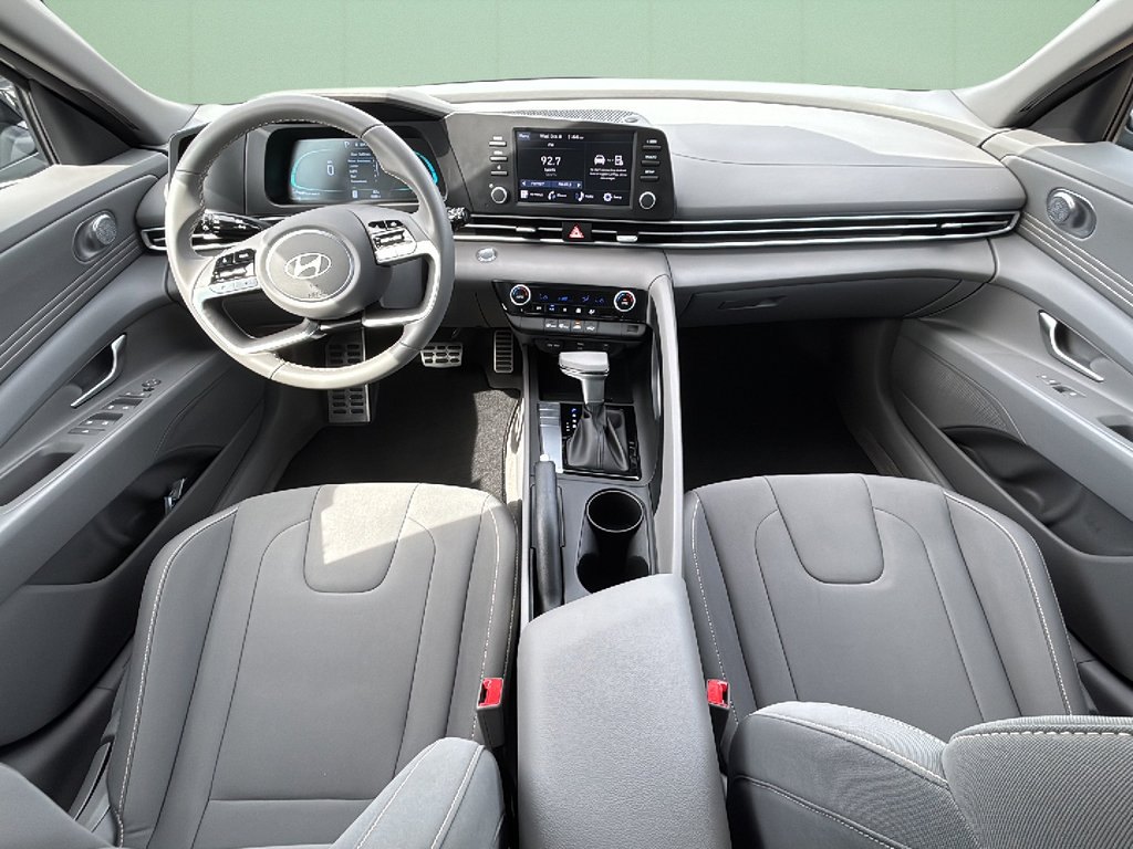 Used 2025 Hyundai Elantra Sport FWD image 23