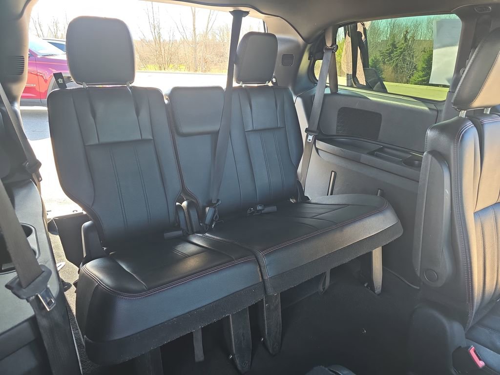 Used 2019 Dodge Grand Caravan GT image 12