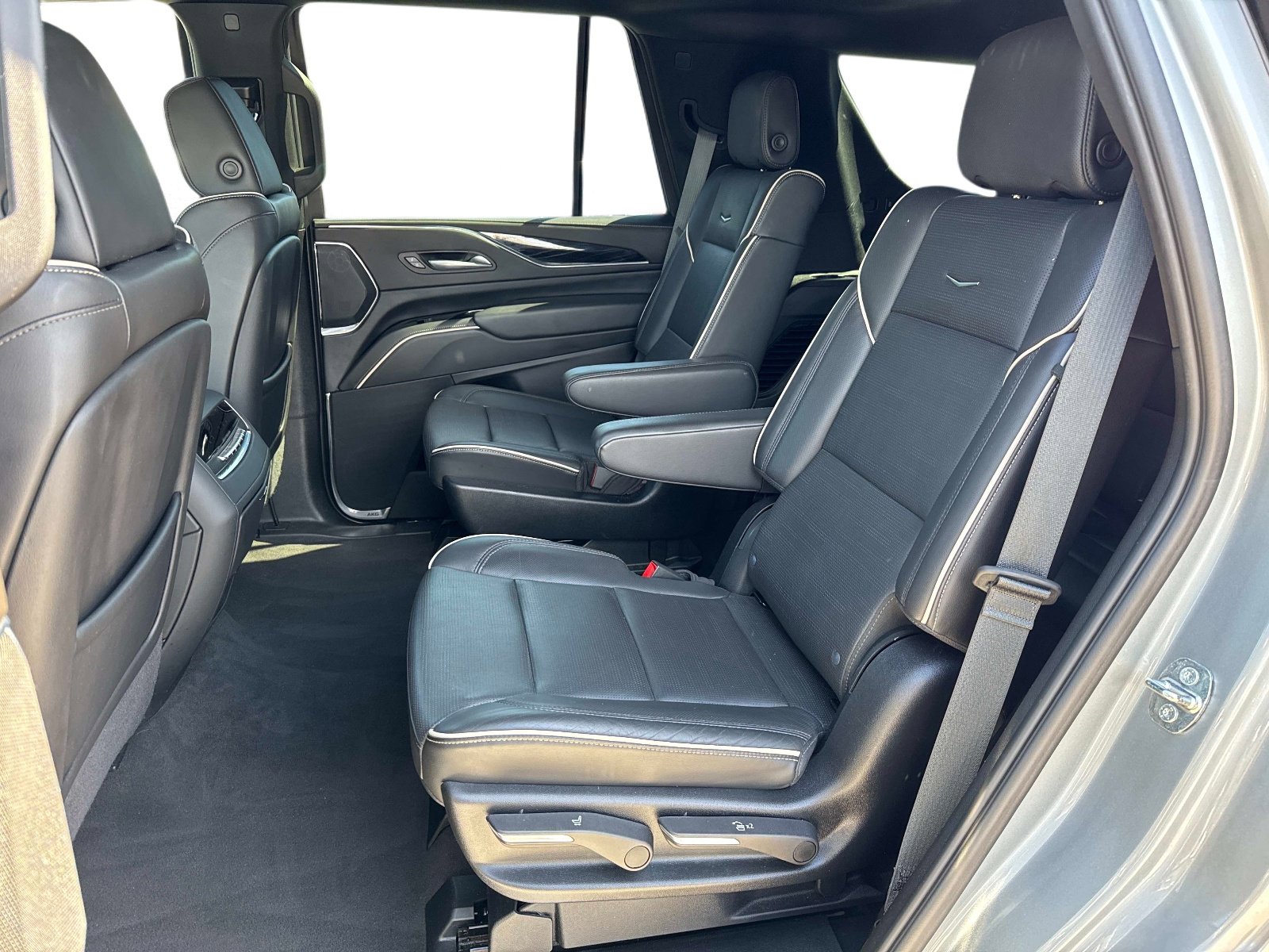 Used 2024 Cadillac Escalade Sport image 14