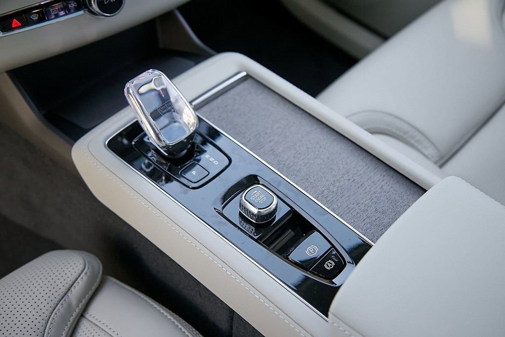 New 2026 Volvo XC90 T8 Ultra w/ Protection Package Premier image 18