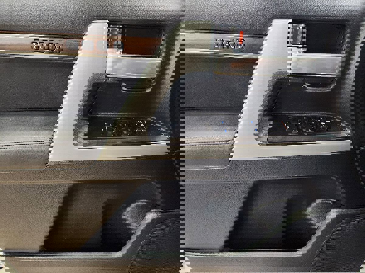 Used 2019 Toyota Land Cruiser image 42