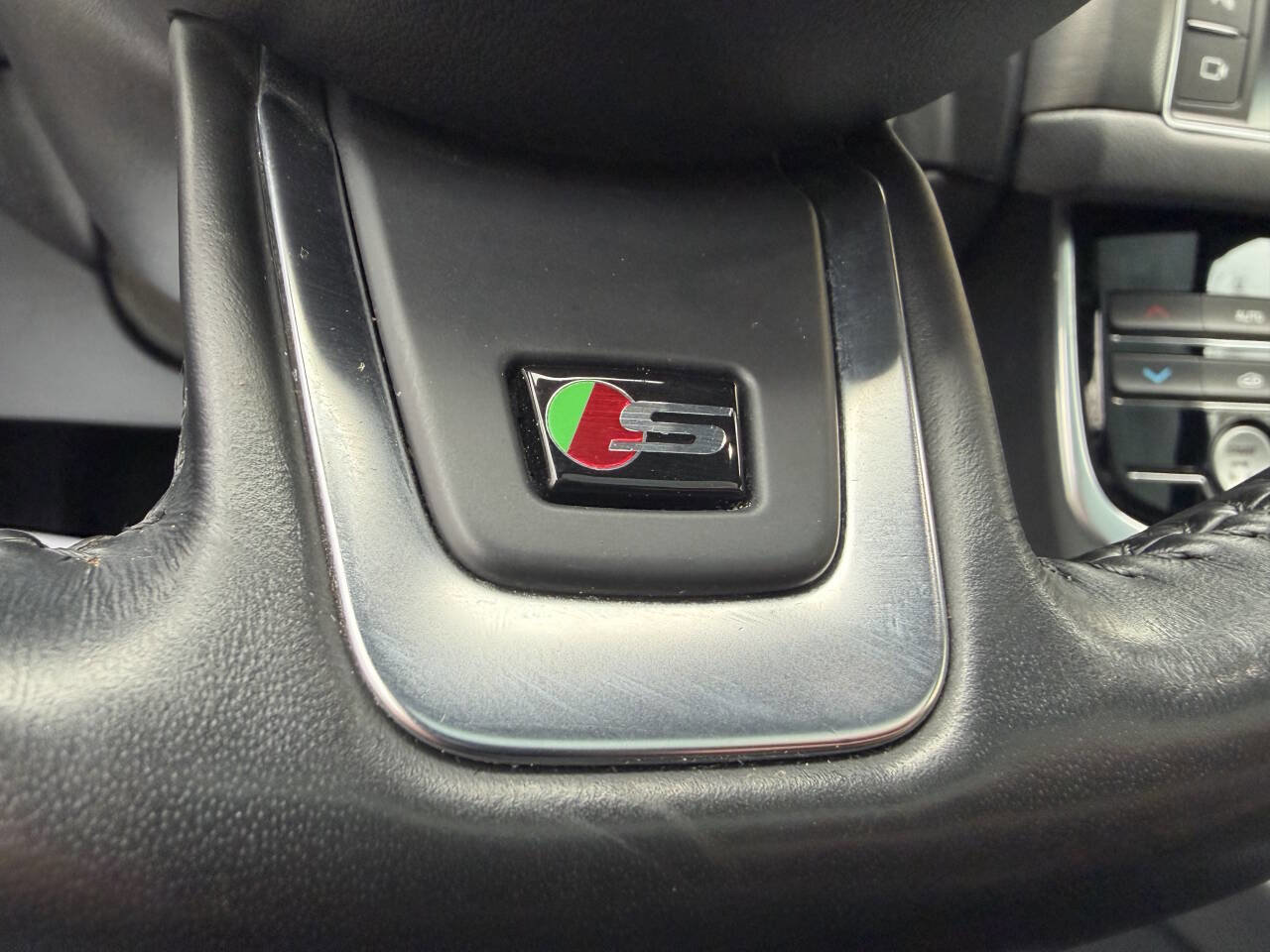 Used 2018 Jaguar XF S image 34