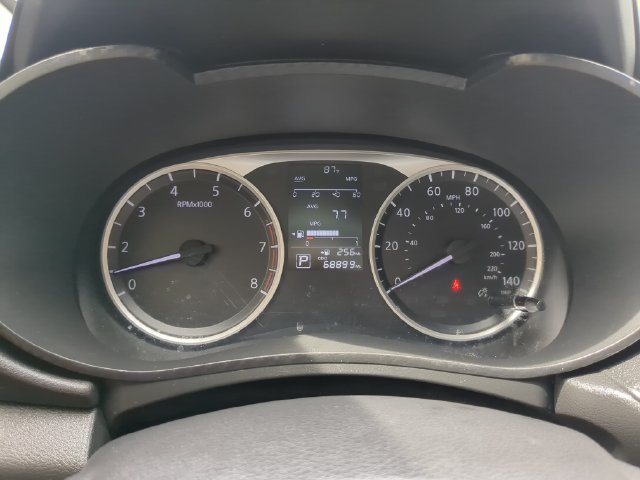 Used 2020 Nissan Versa S FWD image 31