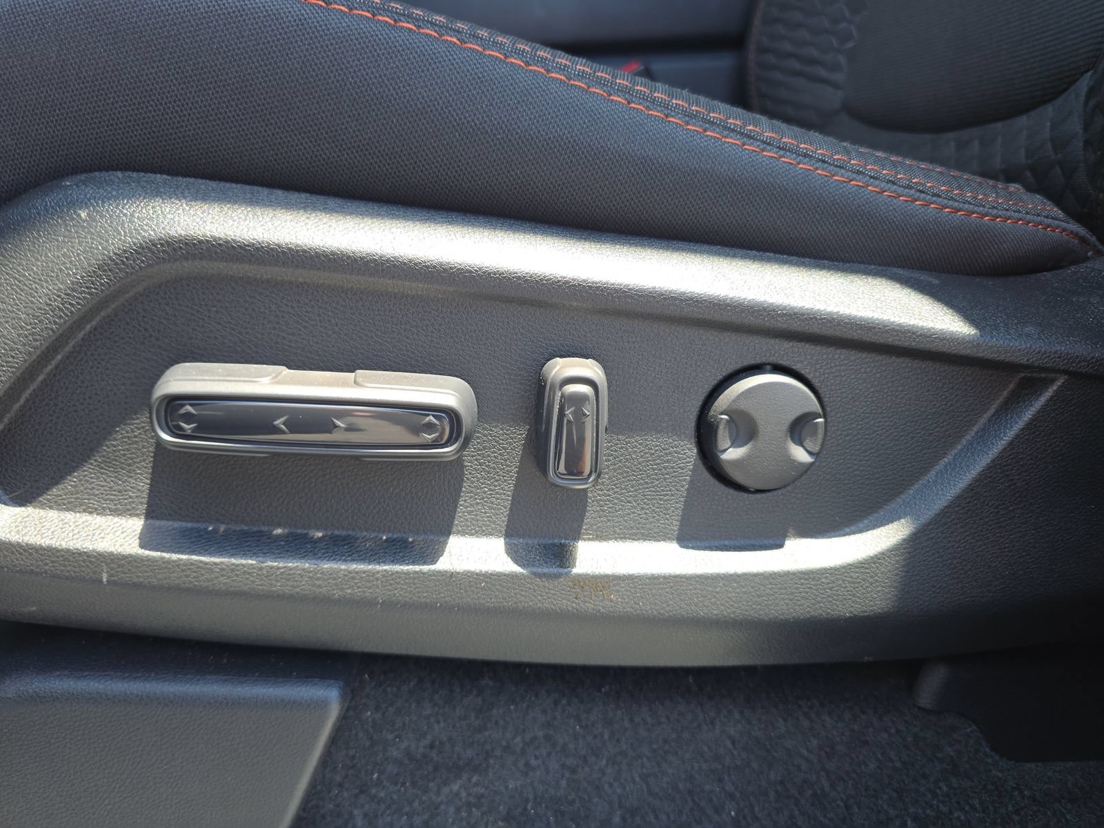 Certified 2025 Honda Pilot Sport image 16