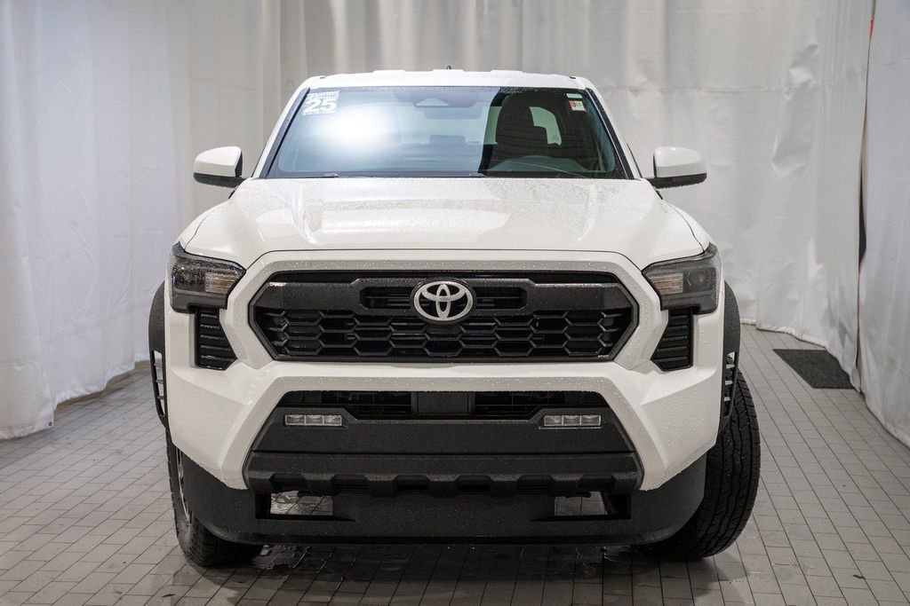 Certified 2025 Toyota Tacoma TRD Off-Road image 2