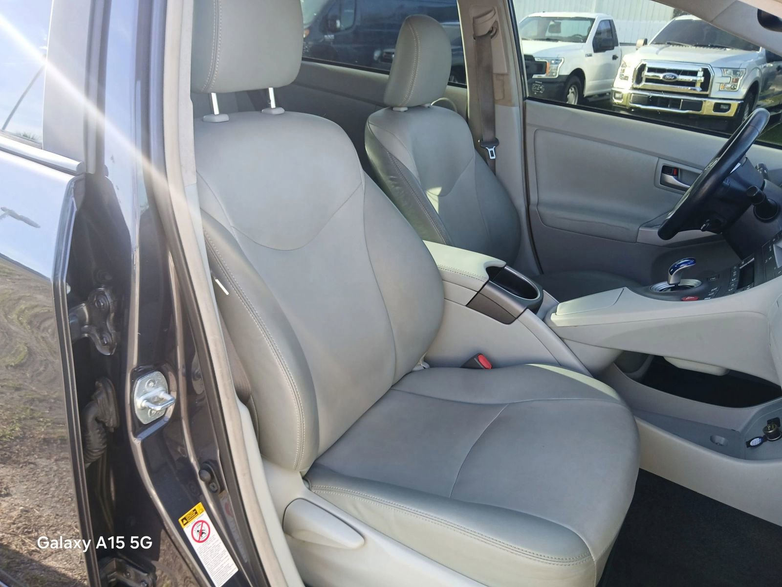 Used 2015 Toyota Prius Four image 19