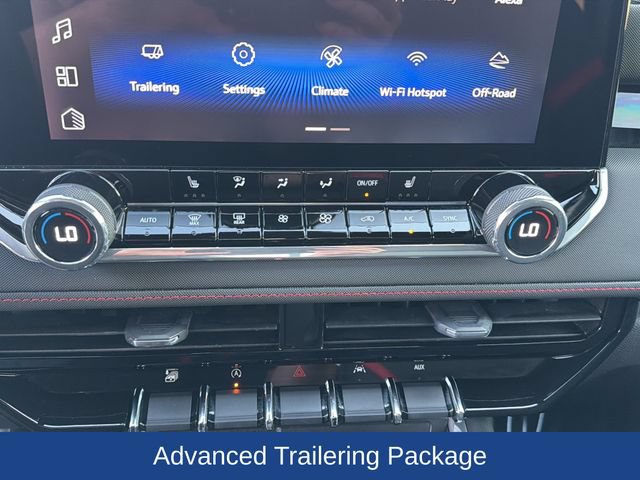 Used 2024 Chevrolet Colorado Z71 w/ Z71 Convenience Package 2 AWD/4WD image 14
