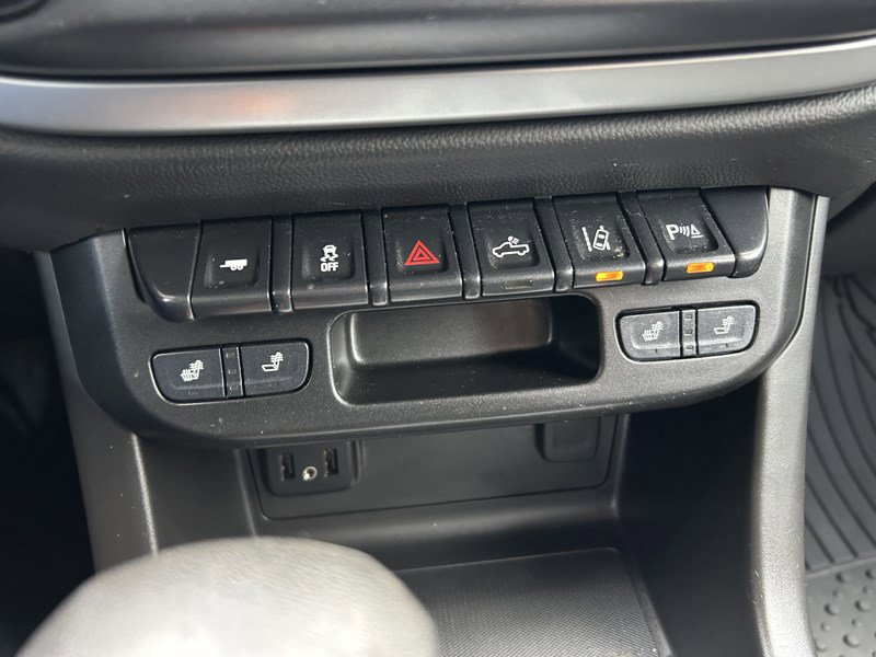 Used 2022 Chevrolet Colorado LT w/ Safety Package image 11