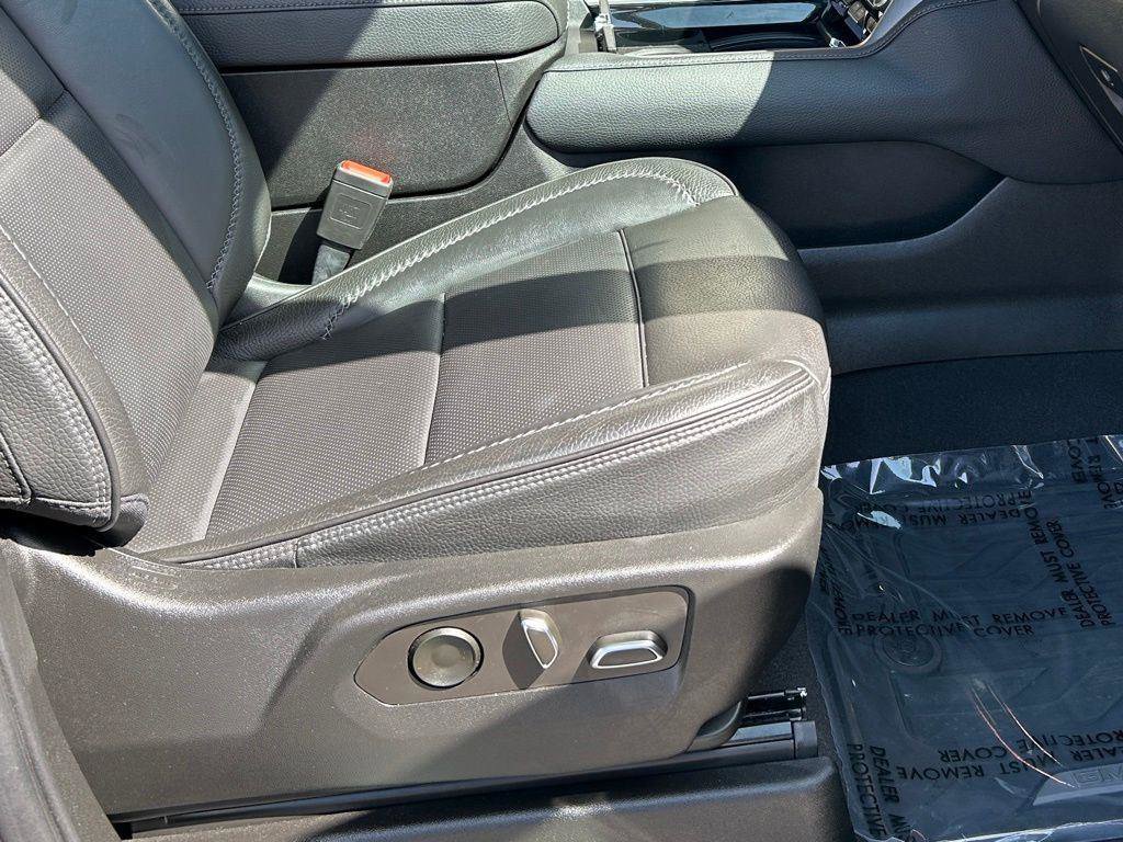 Used 2023 GMC Yukon XL Denali image 40