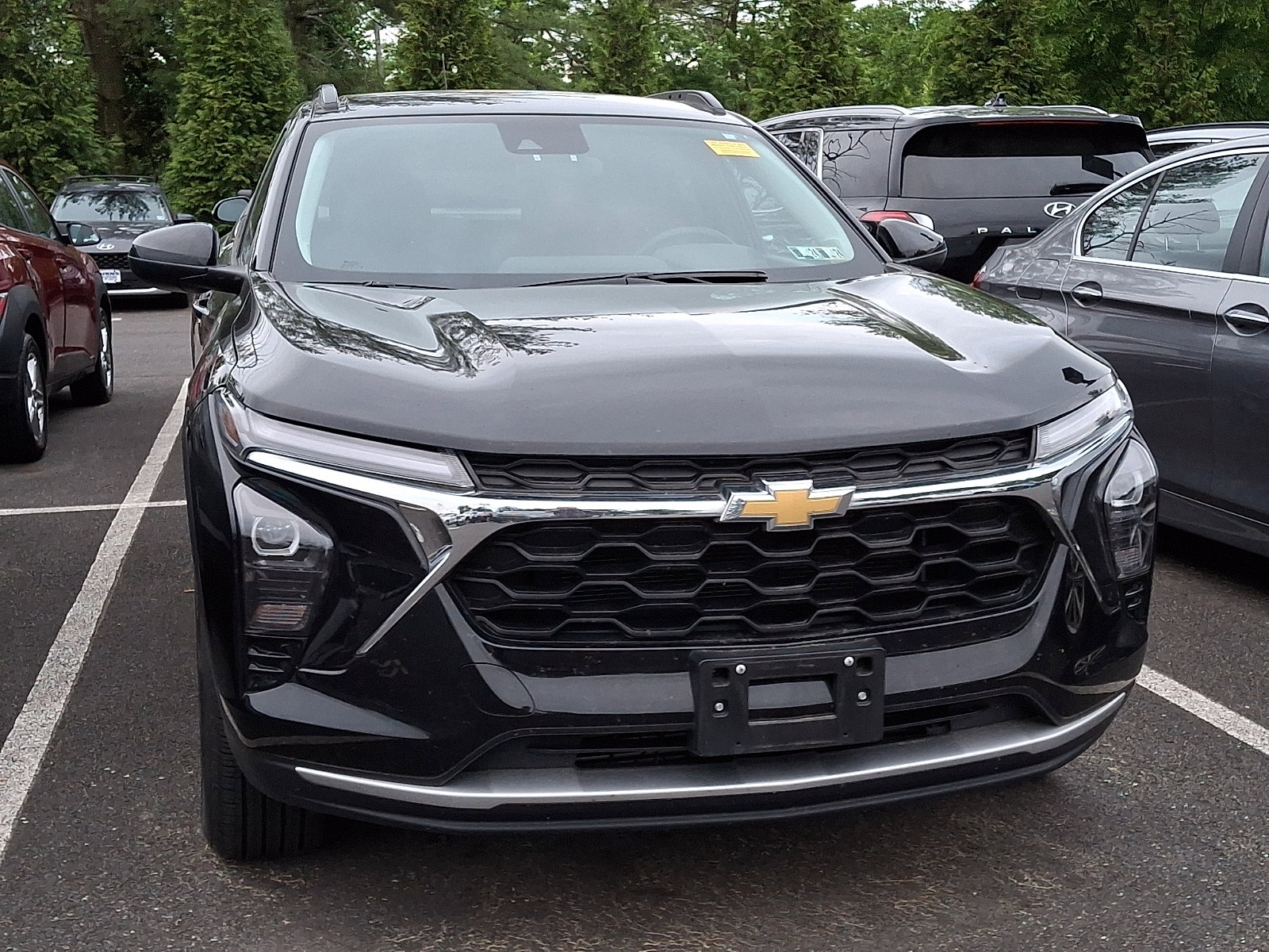 Used 2024 Chevrolet Trax LT w/ Driver Confidence Package FWD image 4