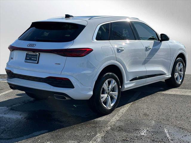 Used 2025 Audi Q5 Premium AWD/4WD image 3