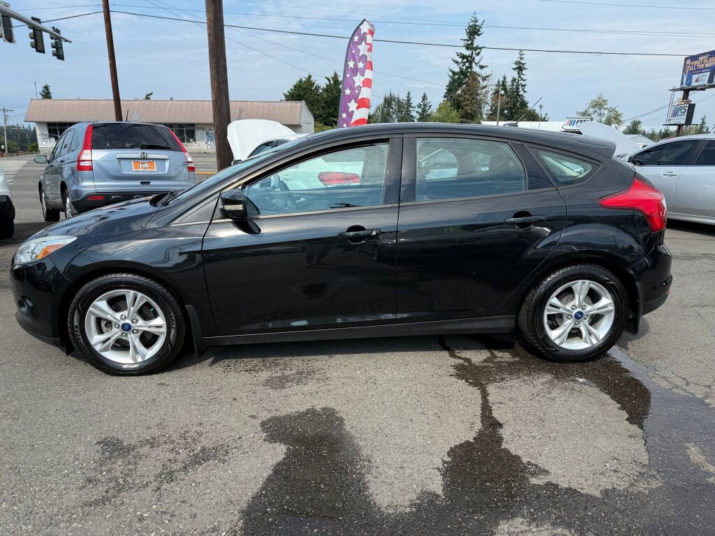 Used 2014 Ford Focus SE w/ SE Winter Package image 4