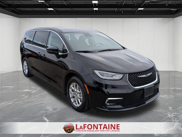 Certified 2024 Chrysler Pacifica Touring-L image 7