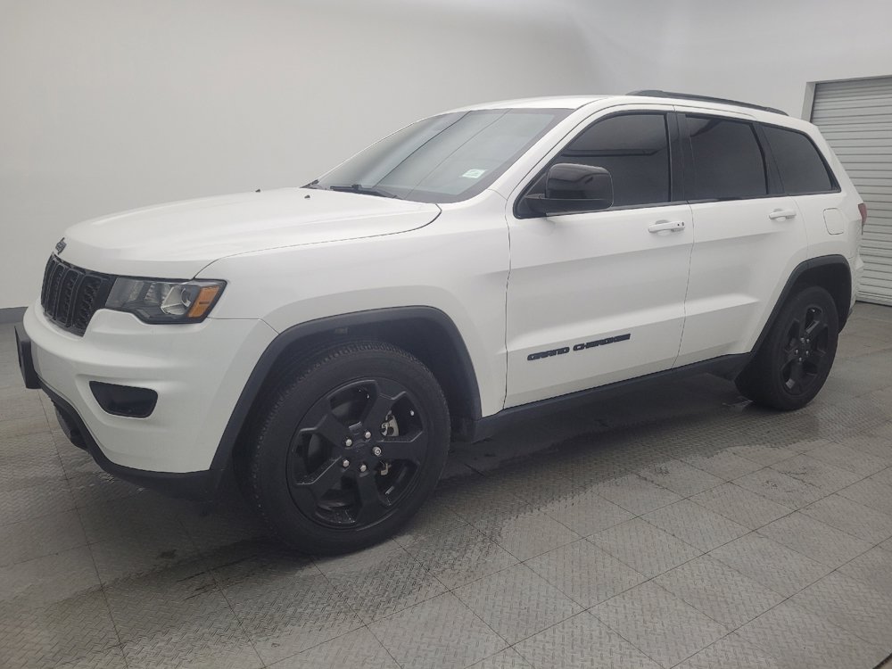 Used 2019 Jeep Grand Cherokee Laredo image 2